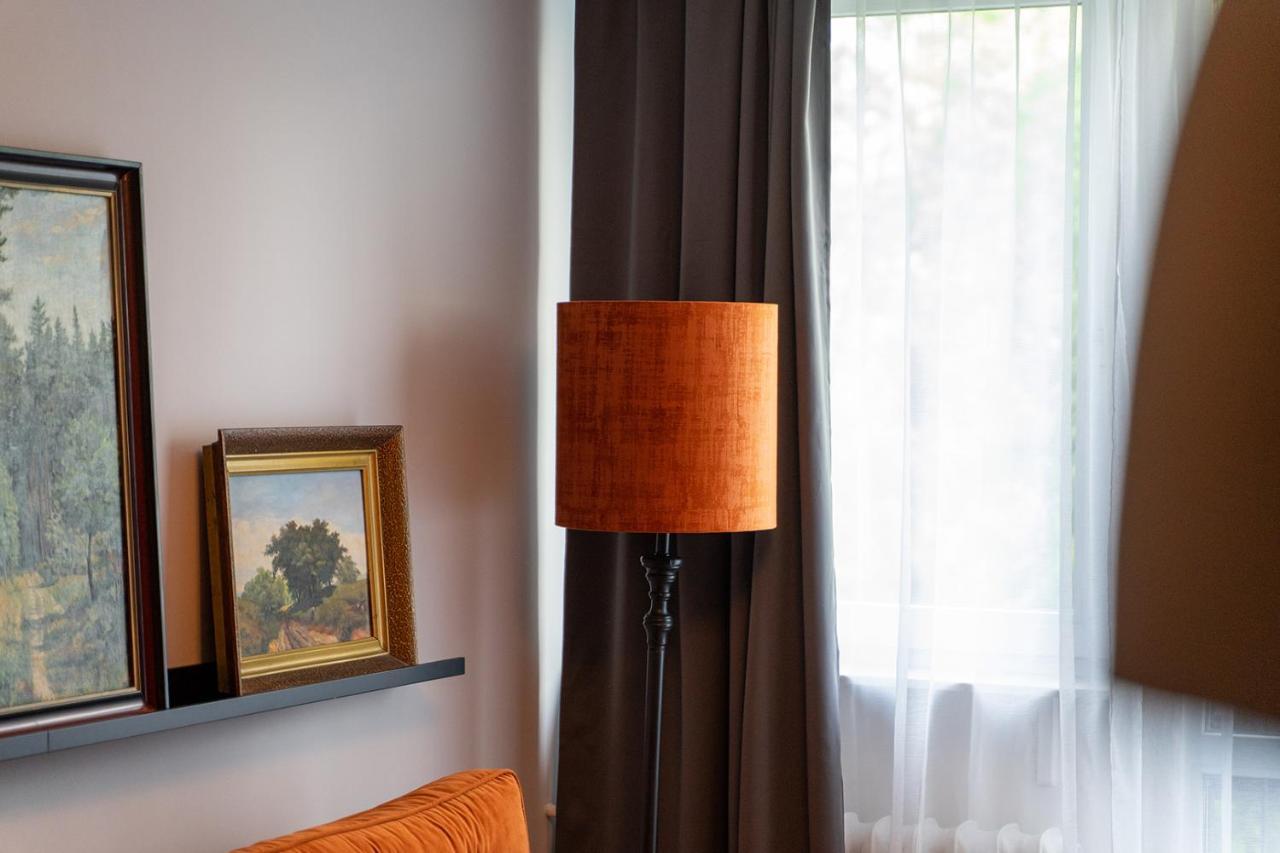 Aparthotel Grzybowska 9 Варшава Екстериор снимка